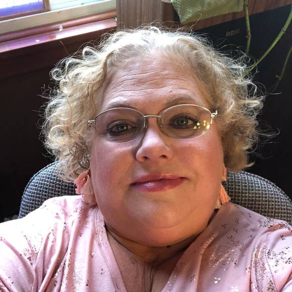 Meet your Posher, Cathy - Picture 1 of 1